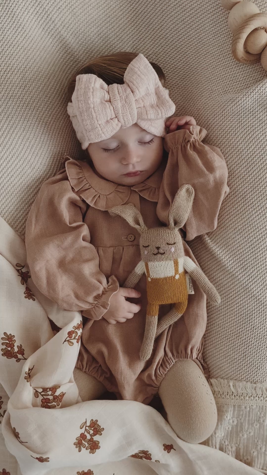 BUNNY KNIT TOY - OCHRE