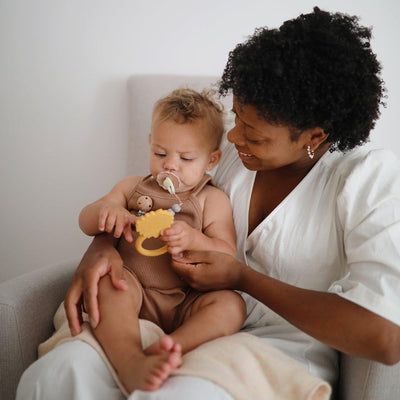 Teether Lion - Soft Yellow - Pudgy Fingers